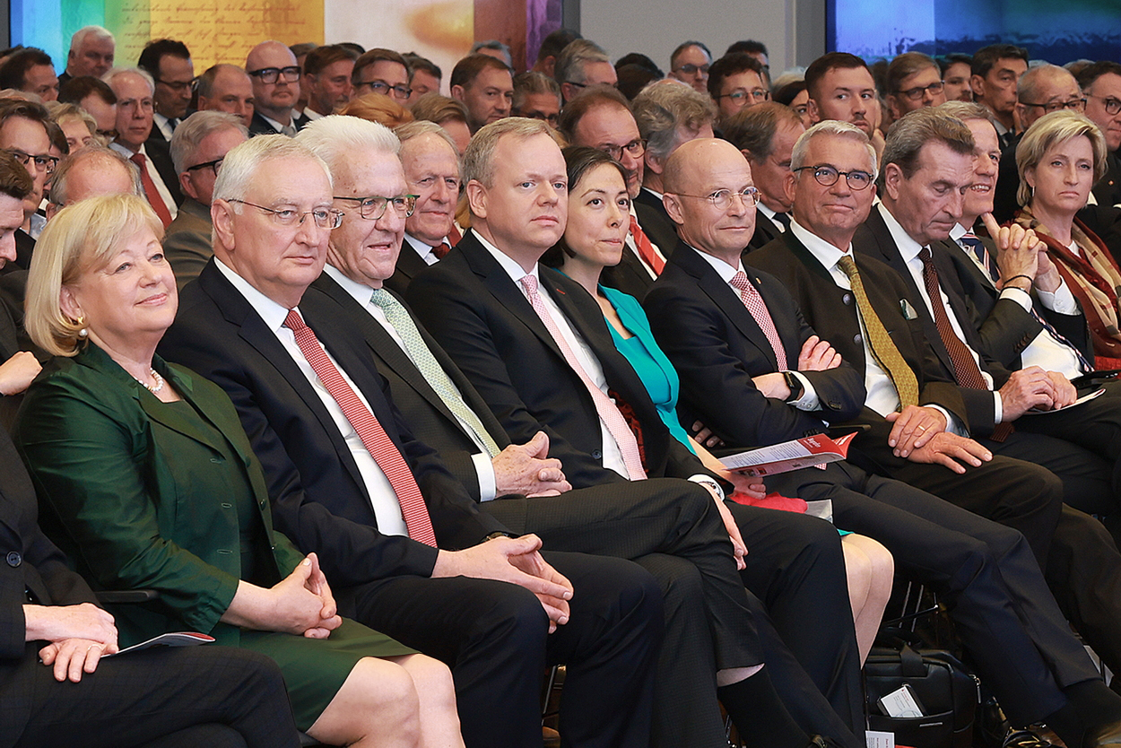 bild2-publikum.jpg